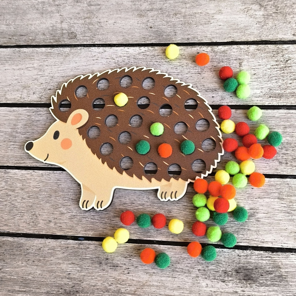 Dřevěné provlékací hry s bambulkami motorika-Ježek